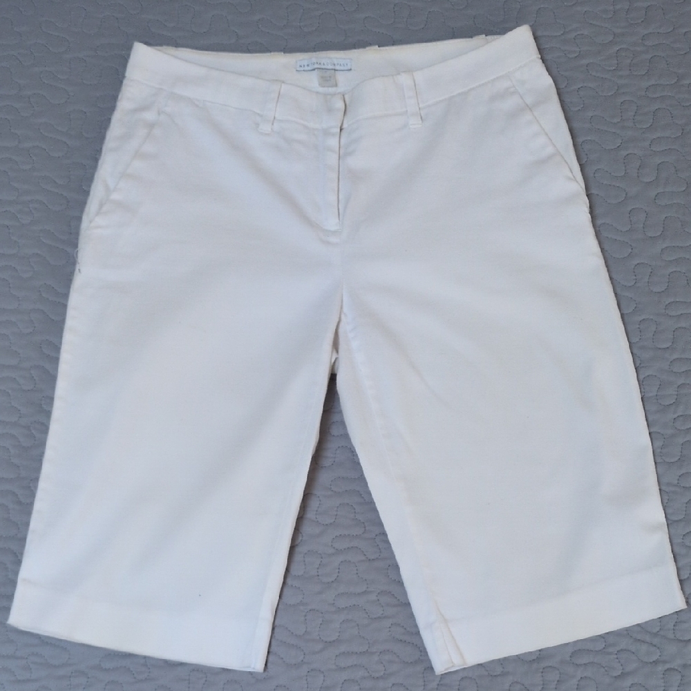 New York & Company Cream Women's Bermudas